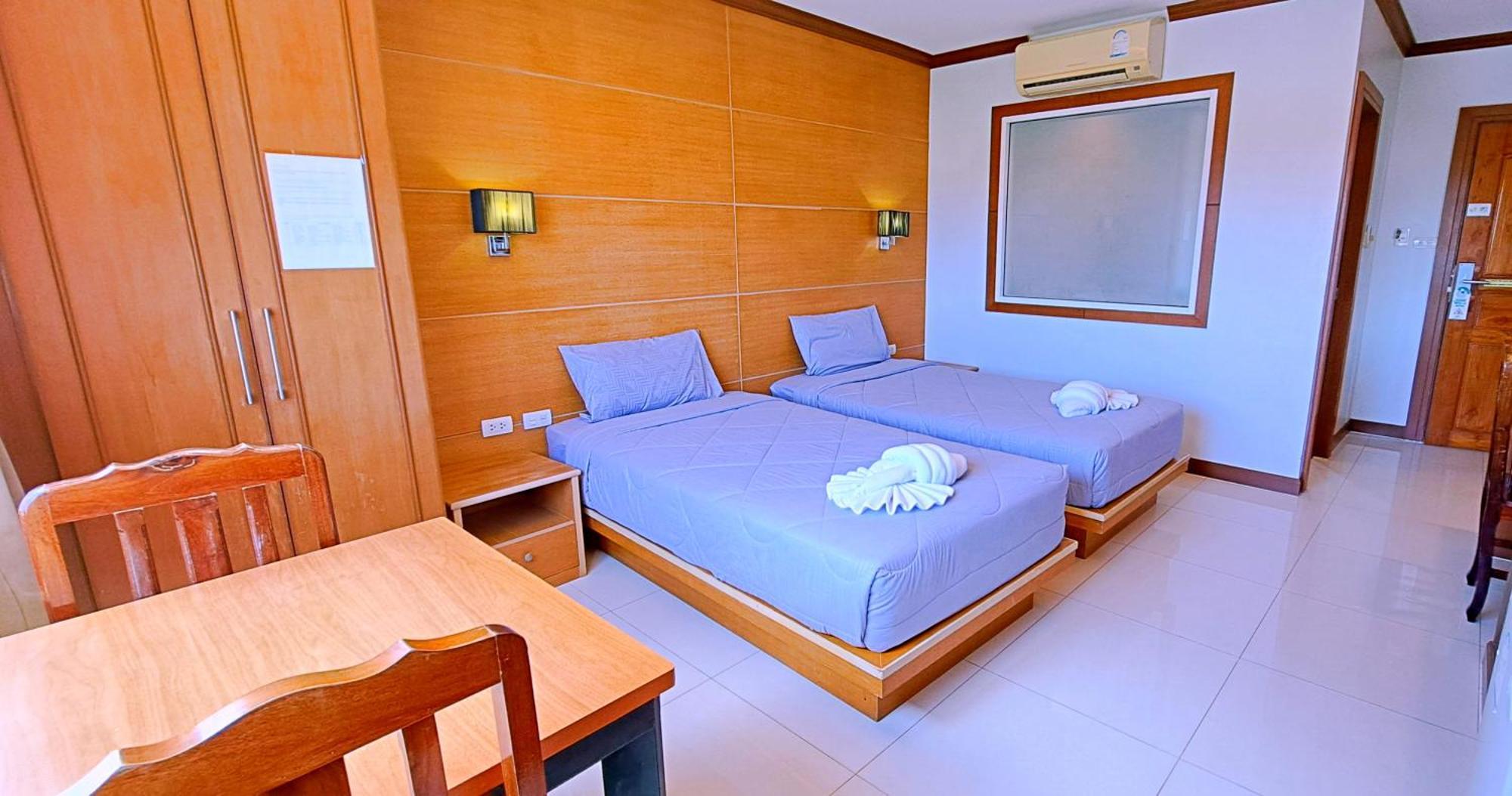 Green Harbor Hotel & Service Apartment Patong Esterno foto
