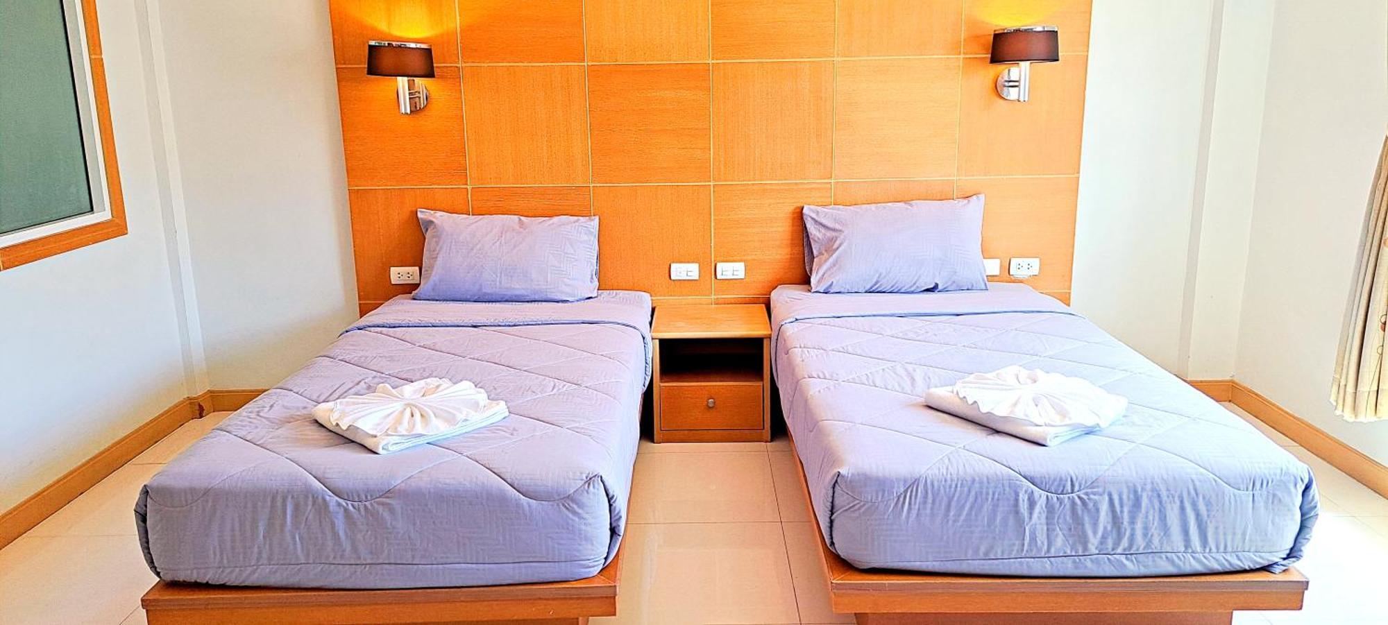 Green Harbor Hotel & Service Apartment Patong Esterno foto